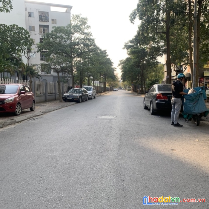 Bán đất liền kề 31ha trâu quỳ -136m2 mtien 7m đường 13m, rẻ nhất 2023.0982852808