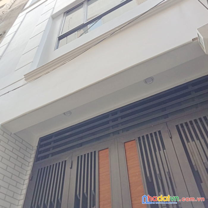 Nhà nở hậu hẻm thông 1507 đường phạm thế hiển p6q8, giá: 3.5tỷ tl