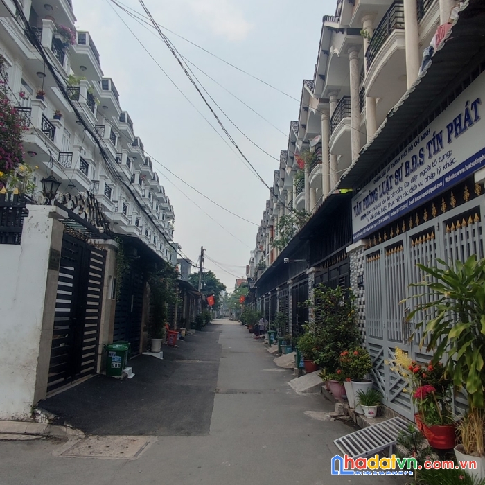 Nhà 3 tầng 51 m2 - hẻm ô tô - thạnh xuân q12 - 4 tỷ4