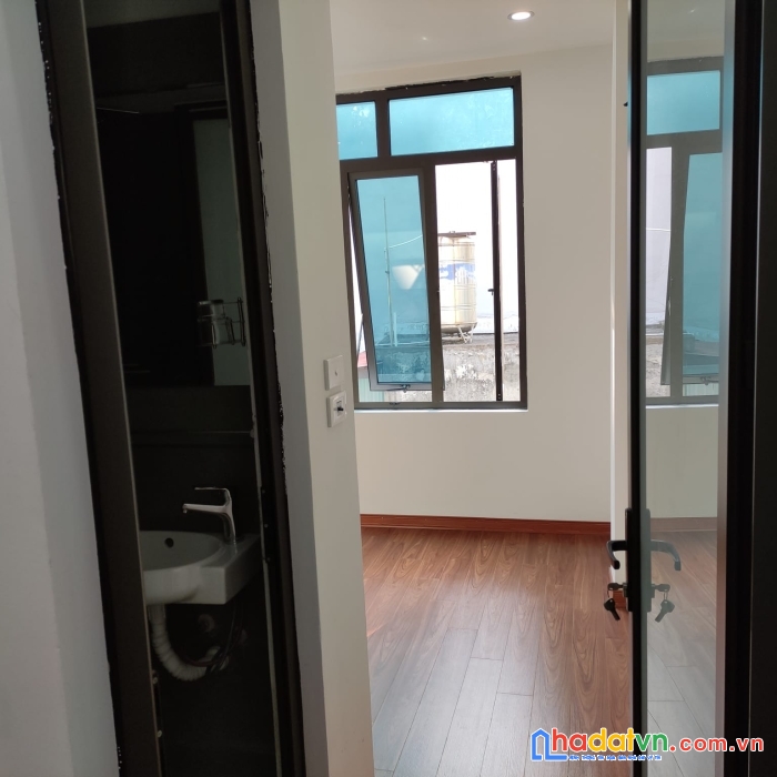 Có 1 không 2 phố quan nhân thanh xuân 32m 2,5 tầng lô góc sổ đỏ chính chủ ở ngay