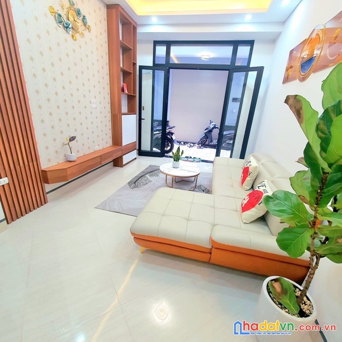 Bán nhà ngọc thuỵ long biên, oto đỗ cổng, nhà mới đẹp, khu vực vip nhất phường ngọc thuỵ. 35m2. 5