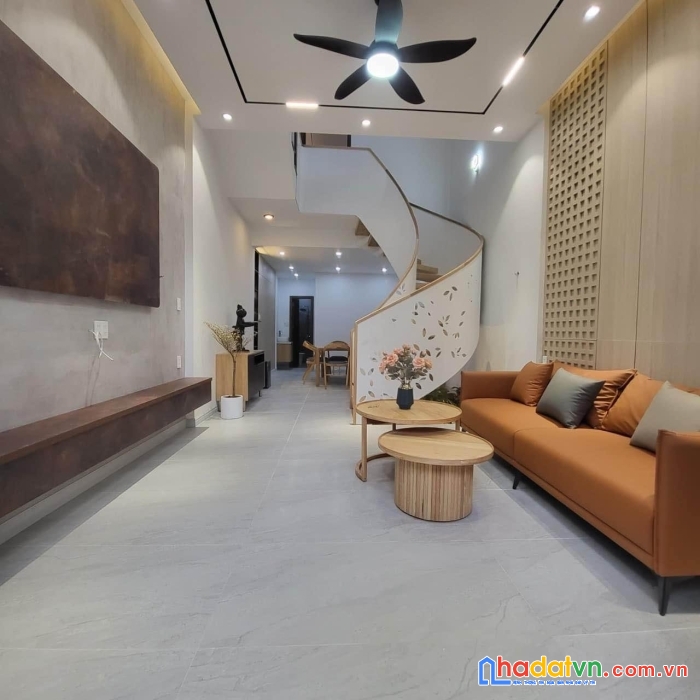 Bán gấp căn lê văn lương, dt 32m2, giá chỉ 2 tỷ 8.