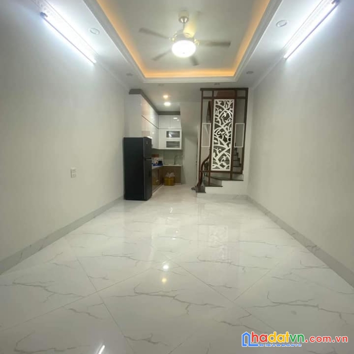 Bán nhà ngõ ô tô, phố xuân đỗ, cự khối, long biên 5t, 35m2 chỉ 2,7 tỷ 