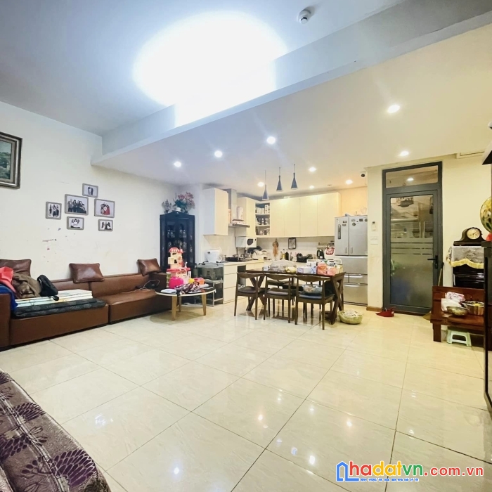 Bán gấp chung cư 164 khuất duy tiến dt 130m2 giá chỉ 2.9 tỷ thanh xuân lh 0981263018
