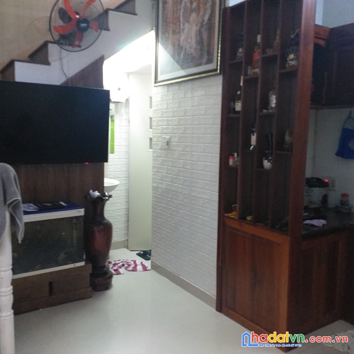 .nhà nguyễn văn linh, sát mặt tiền, 2 tầng, 2 mê đúc, 1.32 tỷ