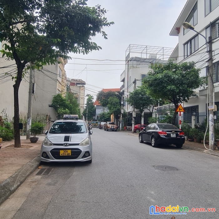 Bán nhà khu đấu giá việt hưng, long biên, đường rộng thênh thang, tiện ích ngập tràn.