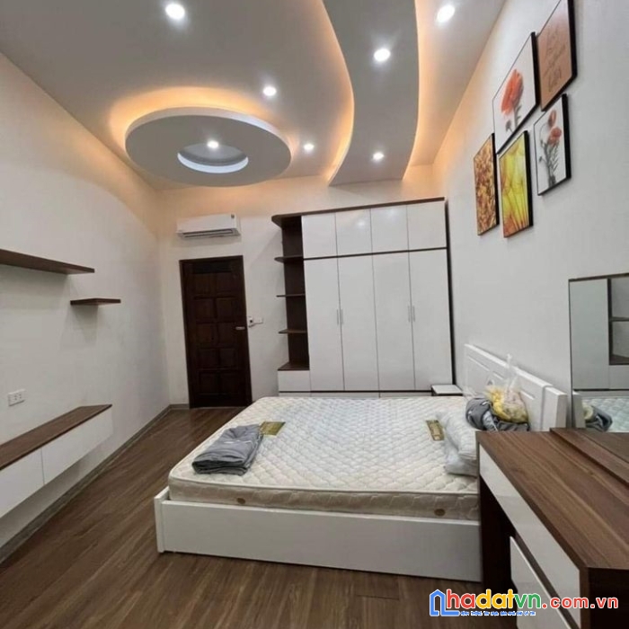 Bán nhà cạnh tổng cục 5 yên xá, 54m2, 4 tầng, 2 thoáng, ô tô đỗ giá 5 tỷ