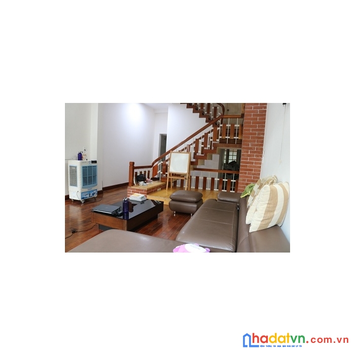 Gia đình cần chuyển công tác, cần bán gấp nhà đẹp, giá rẻ hơn 1 tỷ so với thị trường