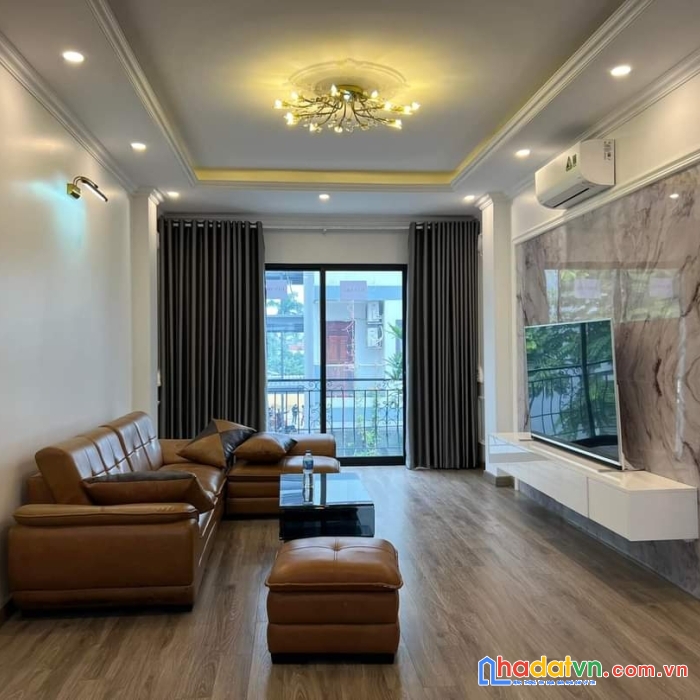 Bán nhà bát khối long biên dt56m2 mt5m 3 tầng ngõ ô tô giá chào 3.1 tỷ