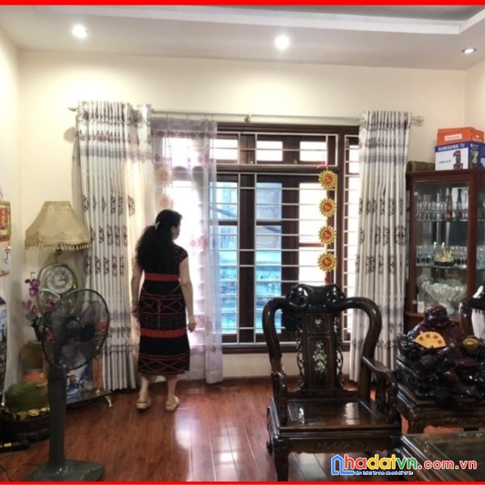 Ngon, nguyễn lân 3 thoáng mặt ngõ, ô tô ra vào, dt42m2 x 5t, mt4.6m, chỉ 4.6 tỉ.