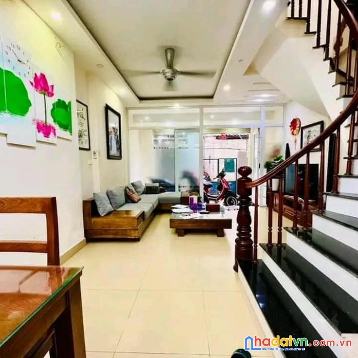 Nhà hiếm văn quán hà đông - 36m 5 tầng giá 4.x tỷ - ô tô đỗ - ngõ thông
