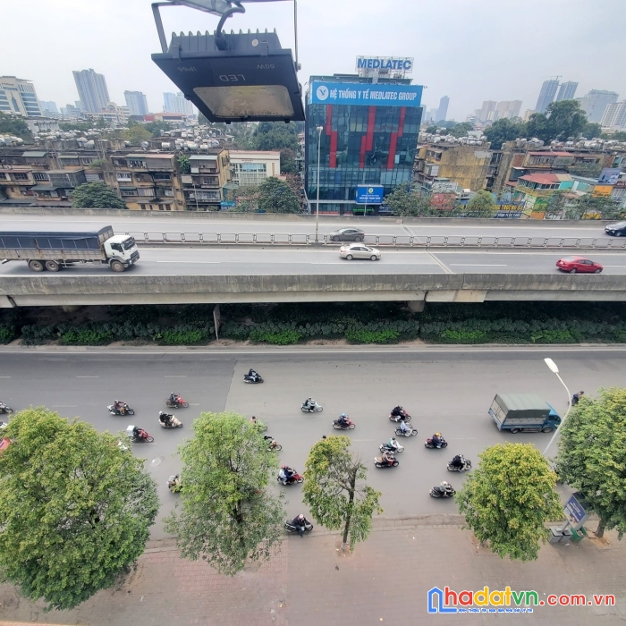 Mặt phố khuất duy tiến 32m 8 tầng thang máy kd sầm uất vỉa hè cực rộng nhỉnh 9 tỷ