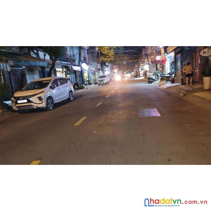 Nhà mặt tiền tiện kinh doanh đa ngành, gần aeon tp 4t 3.5x8 giá chỉ 5 tỷxx