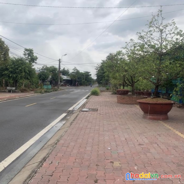 Bán đất tại:  lô 9 nền 20, đường nguyễn huệ, kp. hoà lập, khu tái định cư ba hòn, kiên lương -