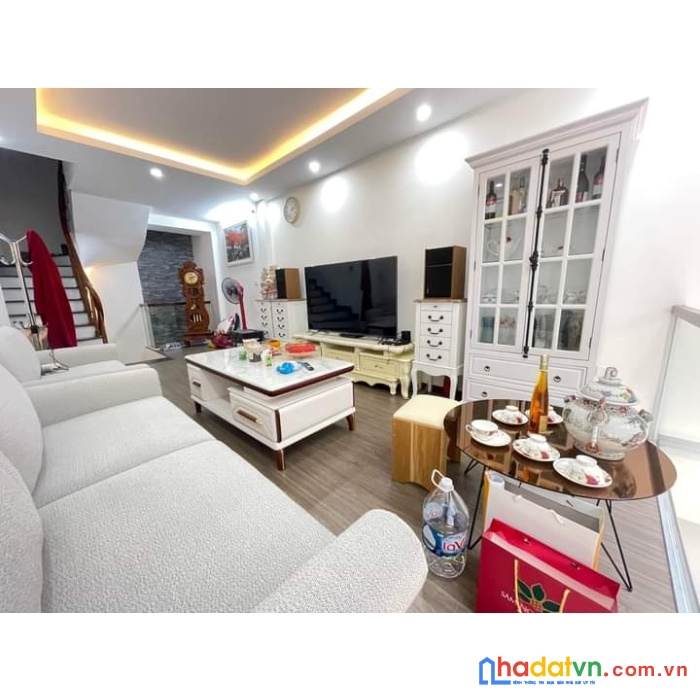 Nhà phân lô đầm trấu,  hai bà trưng. vỉa hè, ô tô, kinh doanh, dt50m2. chỉ 14.9 tỷ.