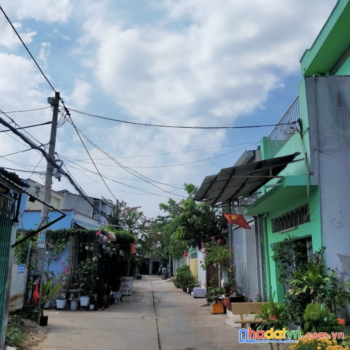Bến lội bình trị đông a - đường xe tải thông - ô tô ngủ trong nhà - gần hương lộ 2 - 5 p qua  bệnh
