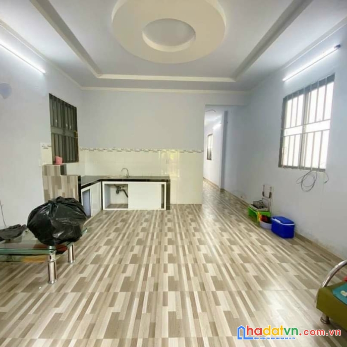 Cho thuê nhà ngay chợ đêm biên hùng, 2pn, sân oto, đường oto chỉ 5tr/tháng