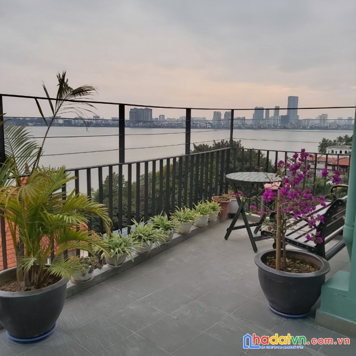 Bán đất mặt phố hồ tây dt 70m2 giá chỉ 32 tỷ lh 0981263018.( thật 100%)