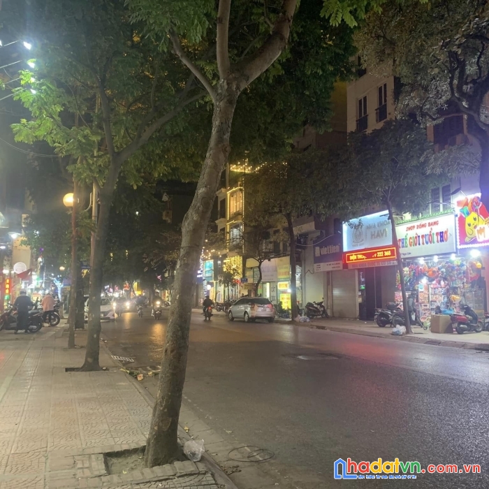 Nhà mặt phố ngọc lâm long biên kinh doanh sầm uất dt 75 m2 * 5 tầng * 13 tỷ 800 triệu