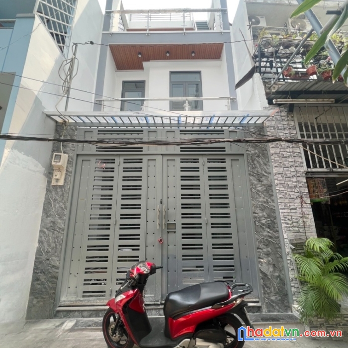 Nhà mới 3 tầng hẻm thông sát mt phạm thế hiển p6 q8 5tỷ 4