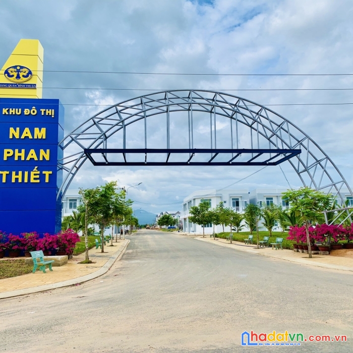 Bán nhà 1 trệt 1 lầu 4 x 12,5 tại  khu đô thị nam phan thiết, nhà sẵn ở ngay, chỉ cần tt 30%