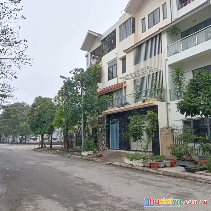 Bán liền kề thượng thanh, 96m, mt 6m, ô tô tránh, vỉ hè, giá nhỉnh 11 tỷ