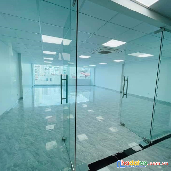 Bán tòa nhà 8 tầng phố bà triệu, mt9.5m, thang máy, đường 20m kinh doanh