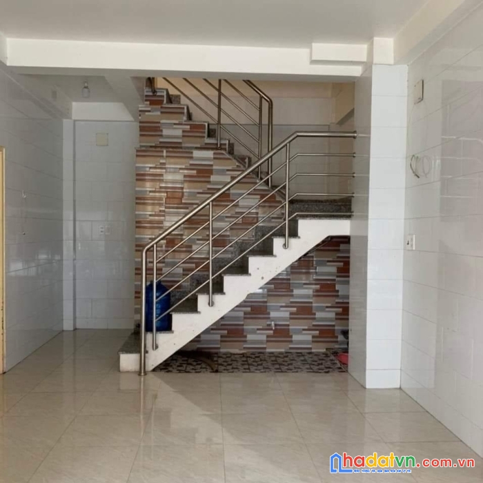 Bán nhà lô góc 2 mặt tiền thoáng đường thạch lam, 4 tầng, nhựa 10m, 34m2 chỉ 6.2 tỷ