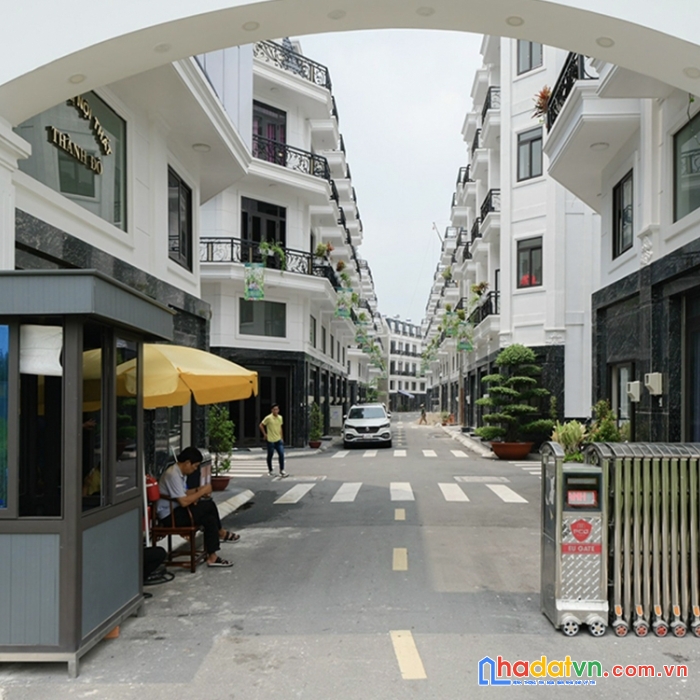 Nhà phố mới 100%, sổ hồng cầm tay, gần đường vòng cung tây bắc, an tâm pháp lý