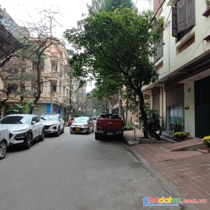 Bán nhà  đại cồ việt 5 tầng mặt tiền 5 m 3 làn xe vỉa hè kinh doanh bất chấp  chỉ 8 tỷ hơn