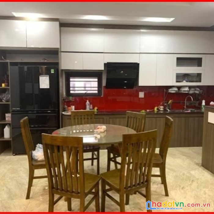 Vip khương trung nhà thoáng sáng, gần phố, dt42m2 x 4tầng, mt5.2m, giá 3.9 tỷ.