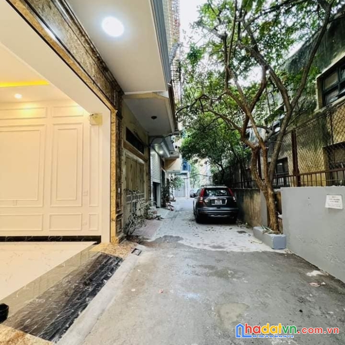 Bán nhà phố nguyễn ngọc vũ quận cầu giấy 40m 5 tầng 4 ngủ ngõ thông gần ô tô ở ngay nhỉnh 5 tỷ