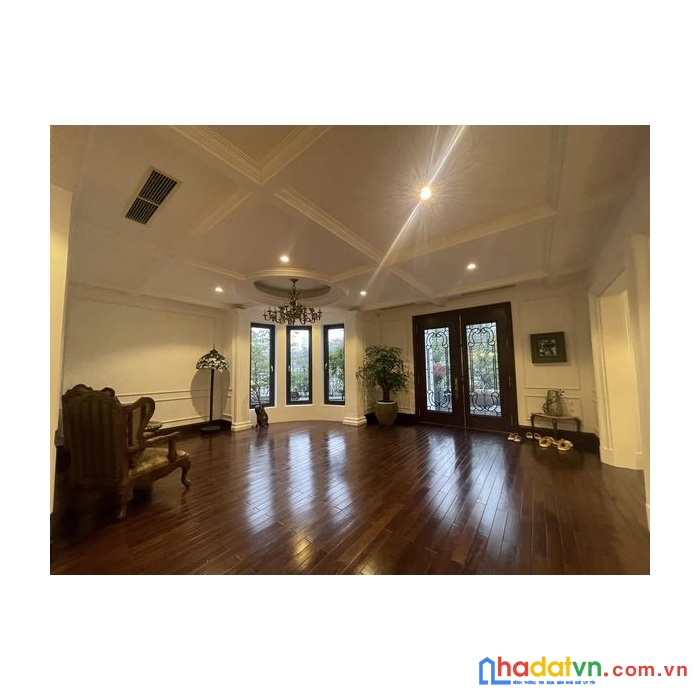 Bán nhà trần duy hưng - cầu giấy. gara. ô tô tránh. kd sầm uất. dt 75m2. giá 34 tỷ