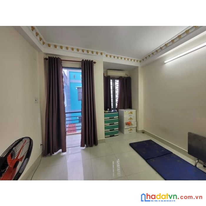 2 mặt tiền hẻm xe hơi khu vip bắc hải , 4 tầng , thông thoáng , ánh sáng bao quanh khắp nhà , chỉ