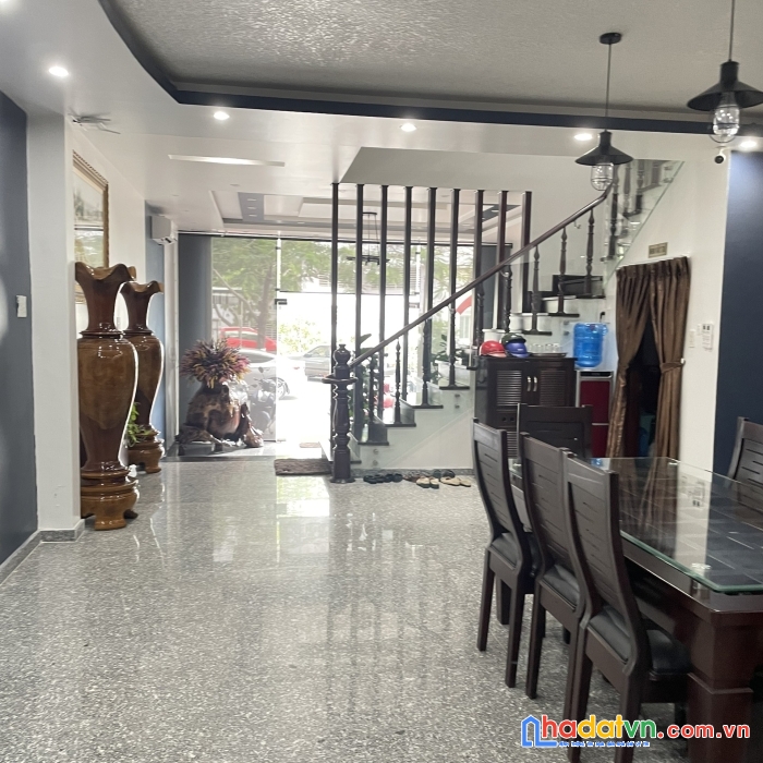 Cần tiền bán gấp nhà 4 tầng mặt đường b1 khu đô thị vĩnh điềm trung gần siêu thị go.