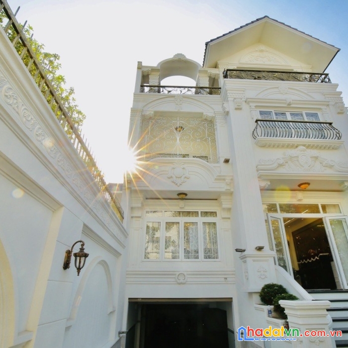 Bán hoặc cho thuê villa quận 2 cao cấp : 800m2