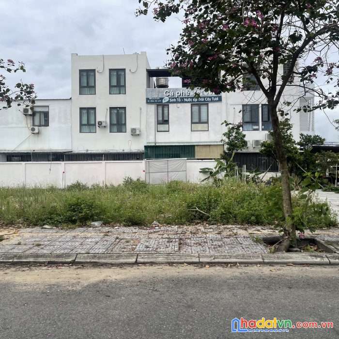 Chính chủ gởi bán lô đất nền 101.3m2 đối lưng shophouse fpt