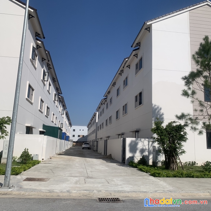 Bán shophouse trục chính cổng vào khu biệt thự cao cấp đô thị centa vsip bắc ninh 0377439313