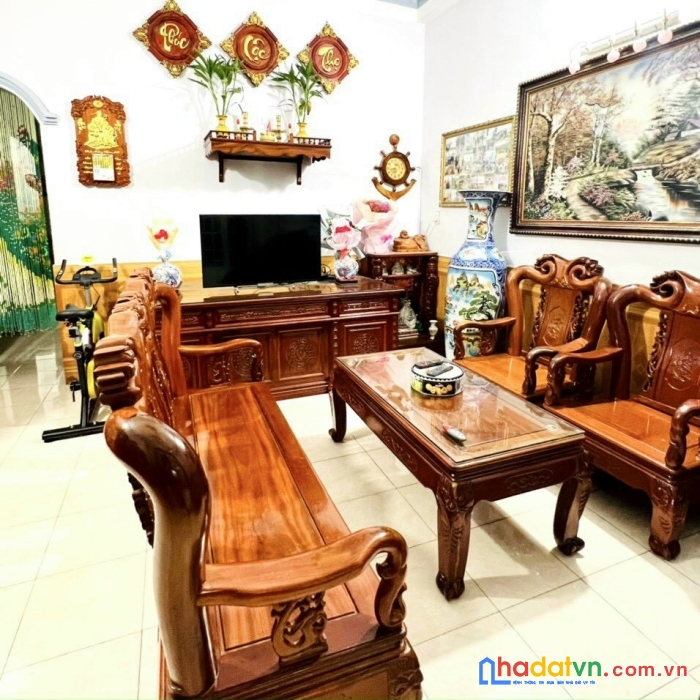 Nhà lầu còn mơi, gần trường thpt trấn biên, tam hiệp, sân oto chỉ 3ty2