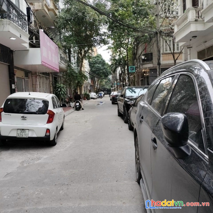 Nhà đẹp cầu giấy - khu phân lô - gara ô tô - thang máy  - dân trí cao 70m2 nhỉnh 15 tỉ