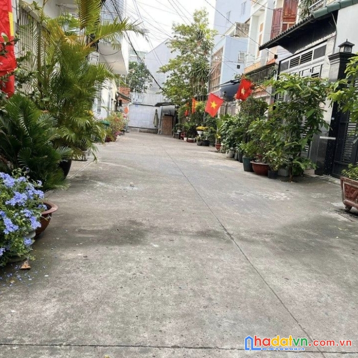 Phan huy ít  tân bình 64m2 ngang 4 dài 16 chỉ 7 tỷ 4 trăm triệu.