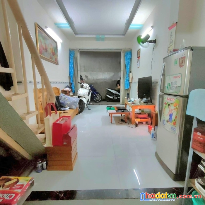 Bán nhà 2 tầng nhỏ xinh đường nguyễn hữu tiến, hẻm ba gác, 27m2 chỉ 2.7 tỷ