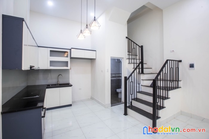 Bán nhà ngõ 71 tân ấp -ba đình mặt tiền khủng 7,2m ô tô đỗ cổng 4.8tỷ.