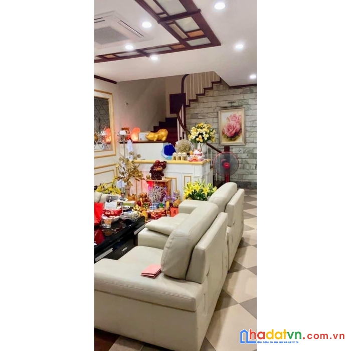 Mặt phố ba đình- view hồ hoàng cầu - 3 mặt thoáng - 191 m2- 10m mặt tiền - 73tỷ