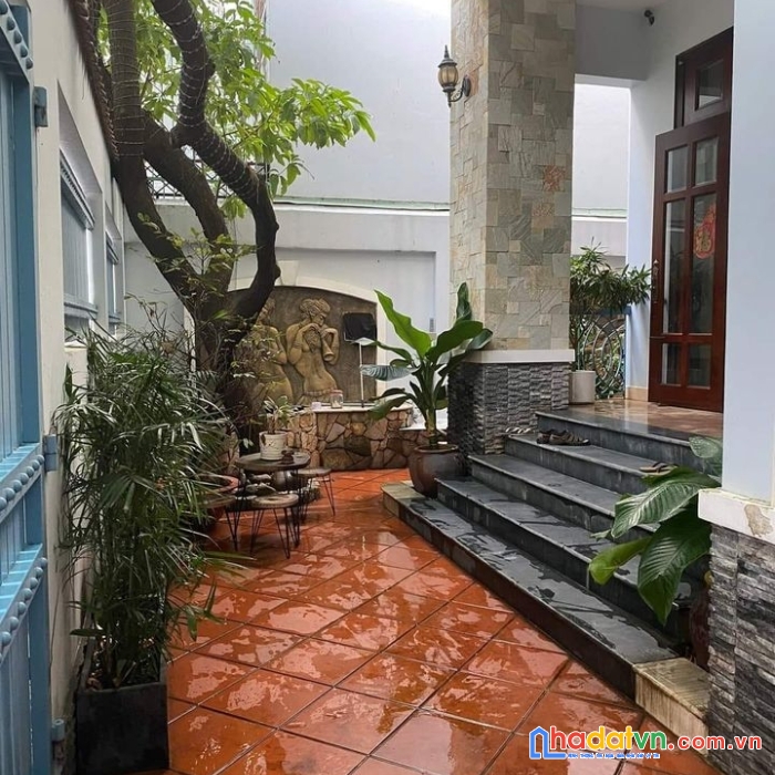 Bán biệt thự cộng hòa tân bình 3 tầng, 179m2, ngang 9.9x17.9, giá 32 tỷ.