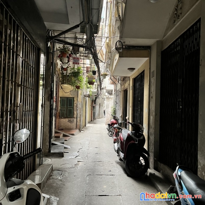 Ngọc khánh ba đình mặt ngõ thông 18m 4t giá chỉ 2 tỷ 2