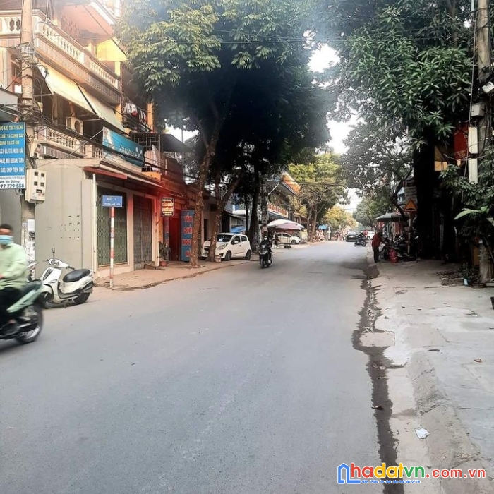 Chủ nhà nợ ngân hàng cần bán gấp 40m2 đất ngọc thuỵ ,mặt tiền 4.2m. giá 4.1 tỷ. đường oto tránh