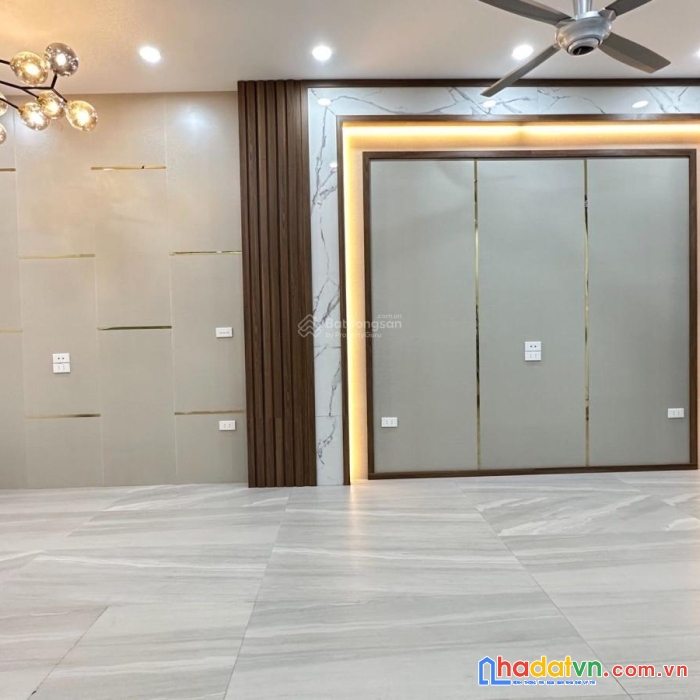 Bán nhà trương định dt63m2 x5t,xây mới,đẹp,chắc chắn,giá chỉ 4,9 tỷ,oto đỗ cách 15m