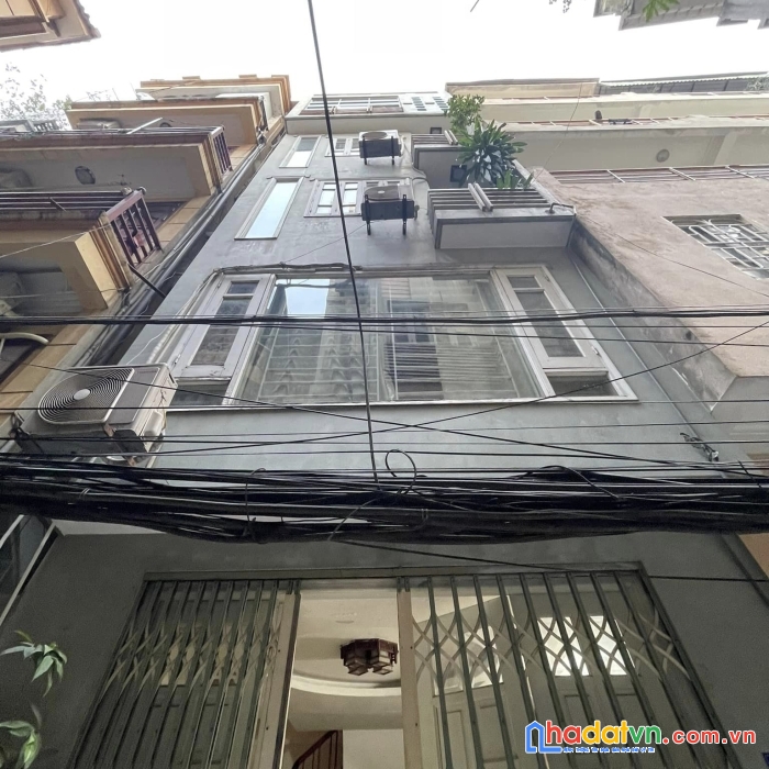 Bán nhà đường láng - trung tâm đống đa. dt 30m2. 5 tầng. giá 4,3 tỷ