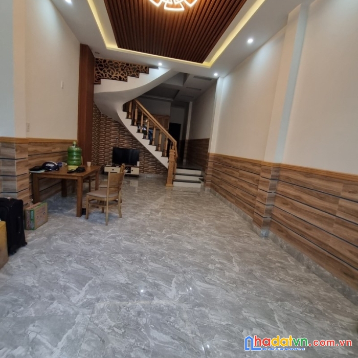 Nhà mặt tiền trương định 10.5m, 80m2, 3 tầng, mới đẹp, nhỉnh 6 tỷ